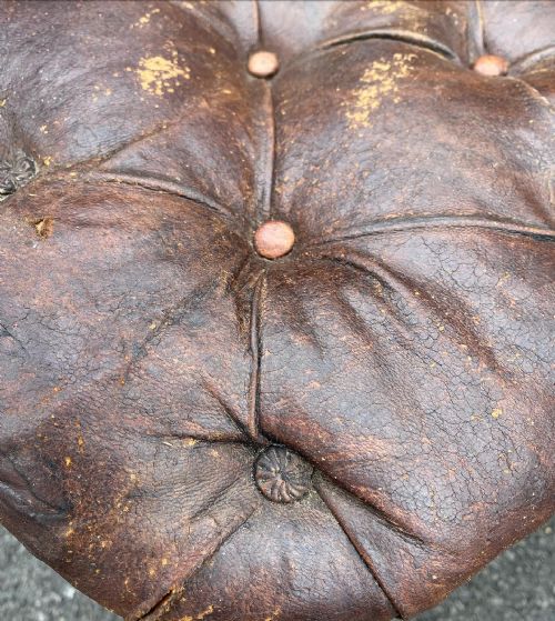 NINETEENTH CENTURY LEATHER DESK CHAIR - ADDITIONAL PHOTO 1