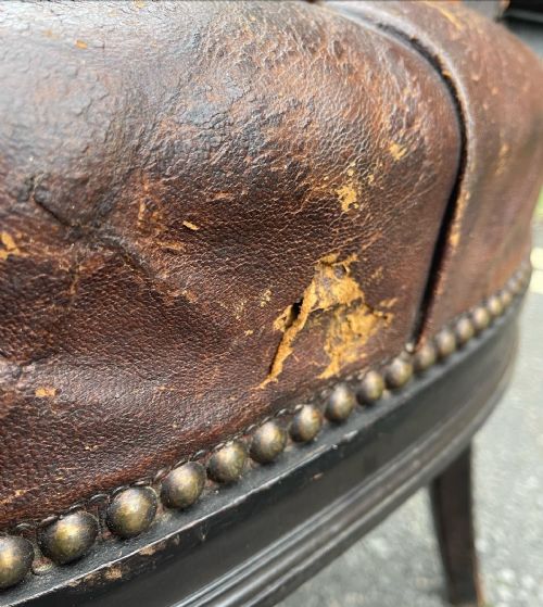 NINETEENTH CENTURY LEATHER DESK CHAIR - ADDITIONAL PHOTO 2