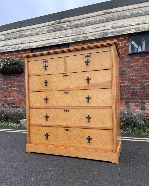 victorian birdseye maple chest - CATEGORY: ANTIQUE CHEST OF DRAWERS - DATED 1880