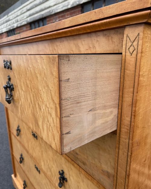 VICTORIAN BIRDSEYE MAPLE CHEST - ADDITIONAL PHOTO 3