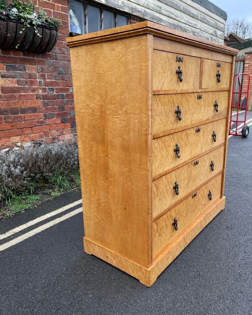 VICTORIAN BIRDSEYE MAPLE CHEST - ADDITIONAL PHOTO 4