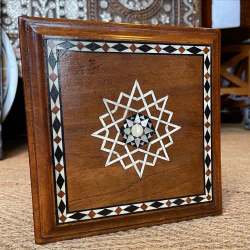 EASTERN INLAID STAND - ADDITIONAL PHOTO 1