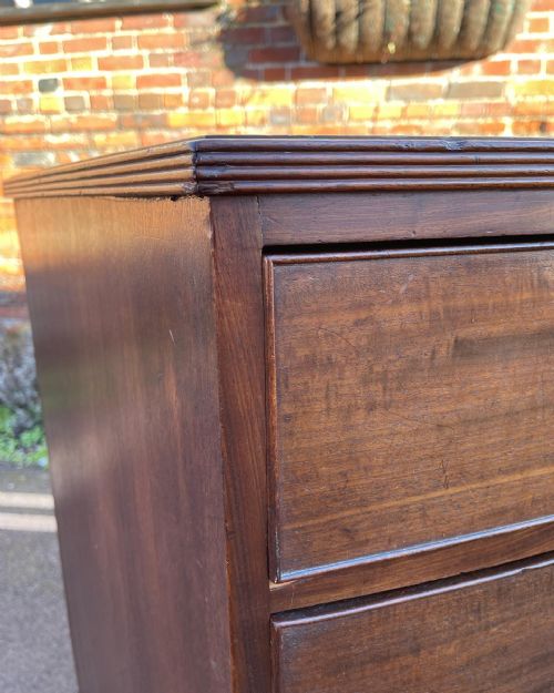 GEORGIAN MAHOGANY BOWFRONTED CHEST - ADDITIONAL PHOTO 5