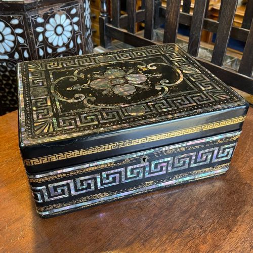 victorian papier mache box - CATEGORY: ANTIQUE BOXES - DATED 1870