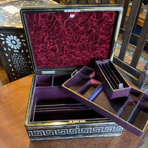 VICTORIAN PAPIER MACHE BOX - ADDITIONAL PHOTO 4