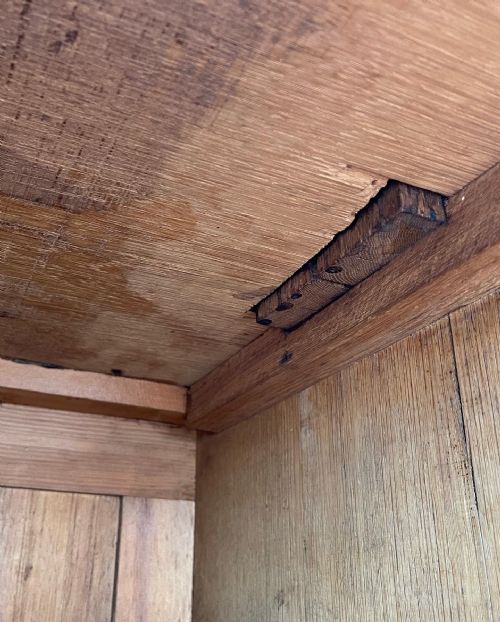NINETEENTH CENTURY OAK PRESS CHEST - ADDITIONAL PHOTO 2