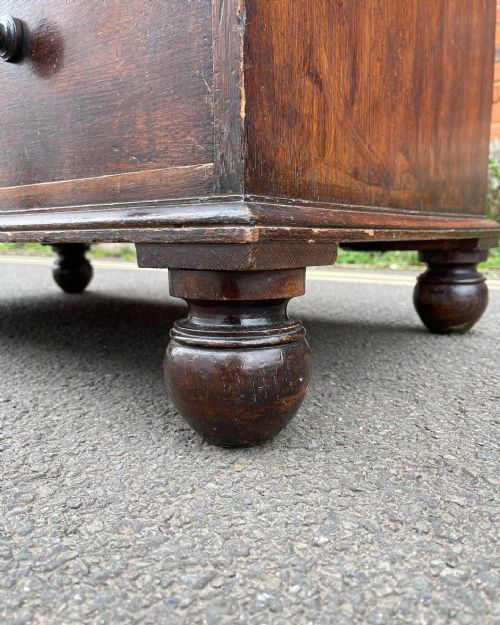 NINETEENTH CENTURY OAK PRESS CHEST - ADDITIONAL PHOTO 6