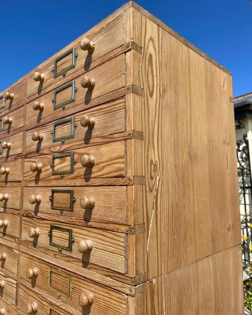 LARGE BANK OF PITCH PINE DRAWERS - ADDITIONAL PHOTO 3
