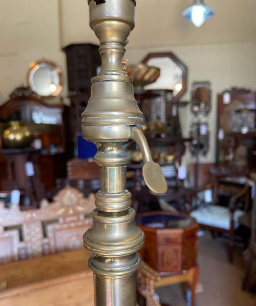 TIERED STANDARD LAMP - ADDITIONAL PHOTO 2