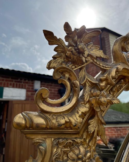 LARGE NINETEENTH CENTURY GILT OVERMANTLE MIRROR - ADDITIONAL PHOTO 5