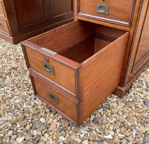 VICTORIAN MAHOGANY PEDESTAL DESK - ADDITIONAL PHOTO 6