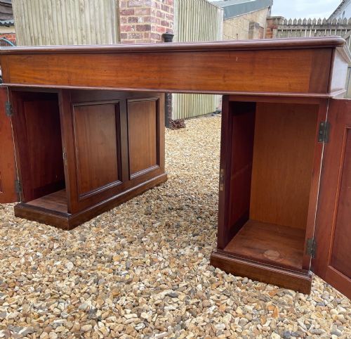 VICTORIAN MAHOGANY PEDESTAL DESK - ADDITIONAL PHOTO 7