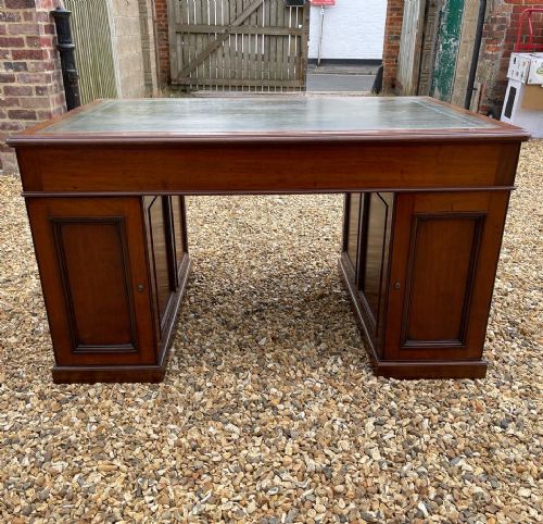 VICTORIAN MAHOGANY PEDESTAL DESK - ADDITIONAL PHOTO 8