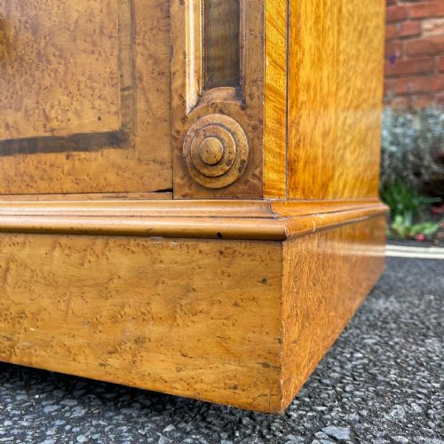 FINE BIRDSEYE MAPLE CHEST - ADDITIONAL PHOTO 1