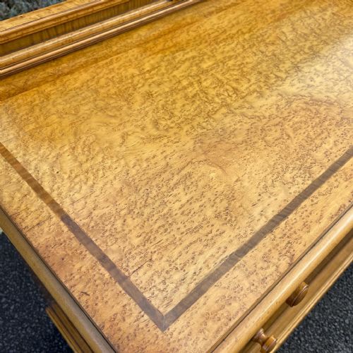 FINE BIRDSEYE MAPLE CHEST - ADDITIONAL PHOTO 6