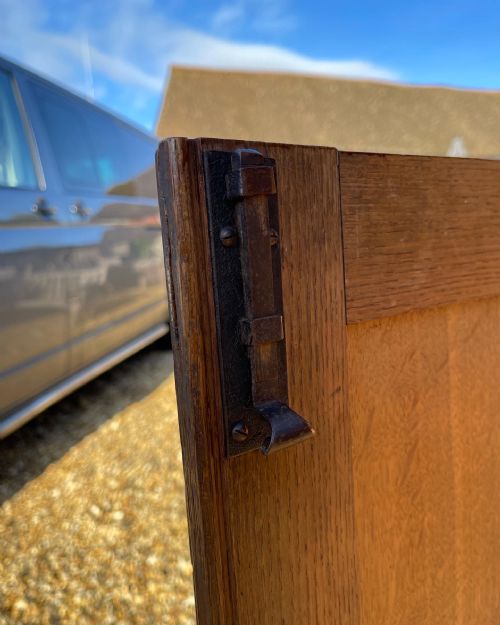 NINETEENTH CENTURY OAK CUPBOARD - ADDITIONAL PHOTO 3