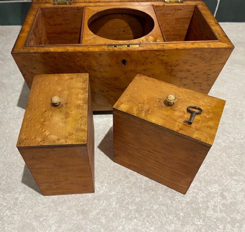 NINETEENTH CENTURY BIRDSEYE MAPLE TEA CADDY - ADDITIONAL PHOTO 4