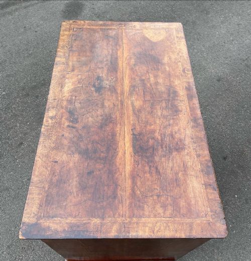 EARLY EIGHTEENTH CENTURY WALNUT CHEST - ADDITIONAL PHOTO 3