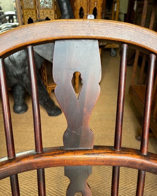 NINETEENTH CENTURY CHILDS WINDSOR - ADDITIONAL PHOTO 1
