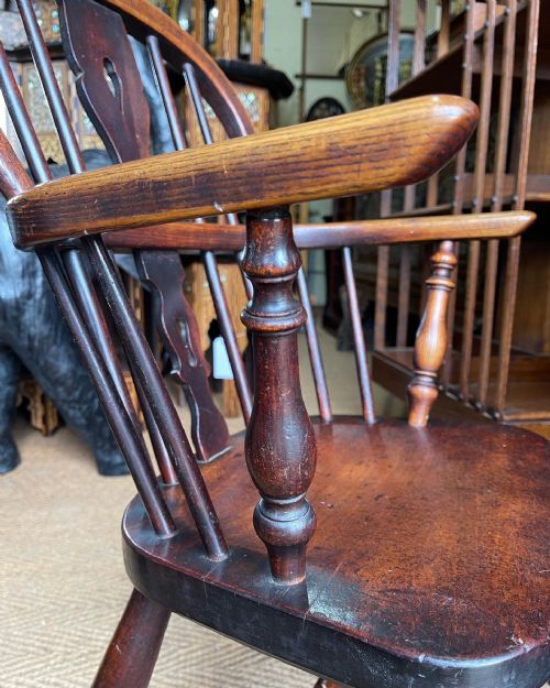 NINETEENTH CENTURY CHILDS WINDSOR - ADDITIONAL PHOTO 2