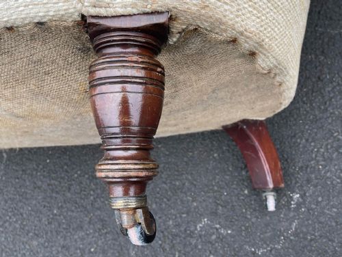 VICTORIAN SOFA - ADDITIONAL PHOTO 2