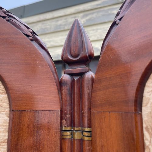 NINETEENTH CENTURY MAHOGANY SCREEN - ADDITIONAL PHOTO 2