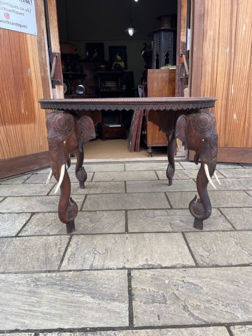 EXCEPTIONALLY LARGE ELEPHANT TABLE - ADDITIONAL PHOTO 3