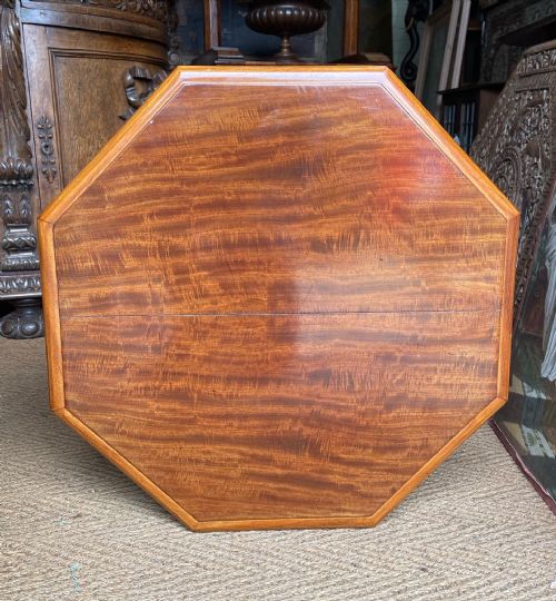 EARLY VICTORIAN MAHOGANY TABLE - ADDITIONAL PHOTO 1