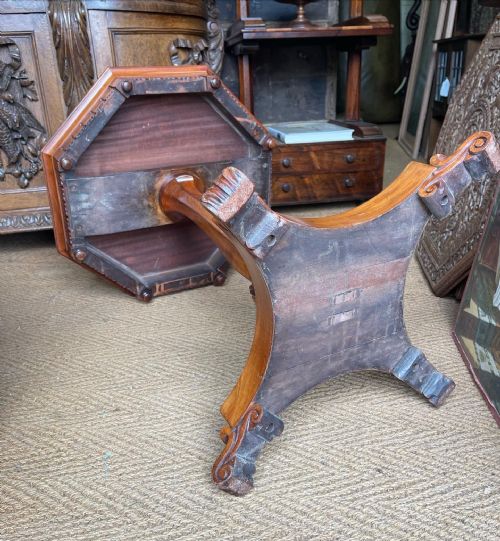 EARLY VICTORIAN MAHOGANY TABLE - ADDITIONAL PHOTO 5