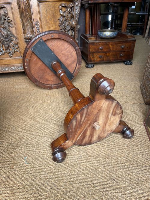 NINETEENTH CENTURY ROSEWOOD PEDESTAL TABLE - ADDITIONAL PHOTO 4