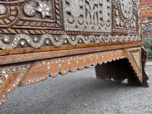 MIDDLE EASTERN INLAID TRUNK - ADDITIONAL PHOTO 1