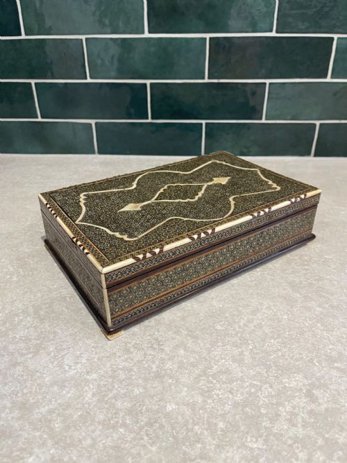persian khatamkari box - CATEGORY: ANTIQUE BOXES - DATED 1920