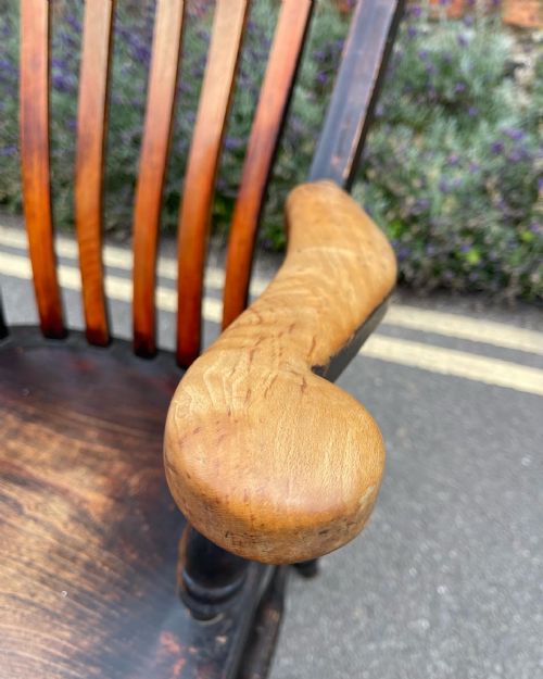 NINETEENTH CENTURY WINDSOR ARMCHAIR - ADDITIONAL PHOTO 1