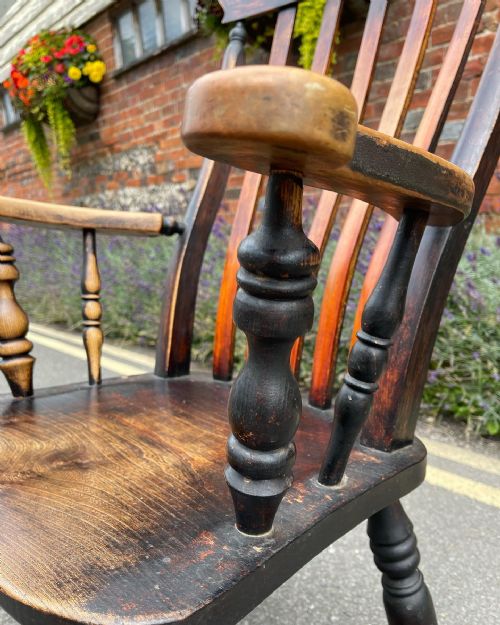 NINETEENTH CENTURY WINDSOR ARMCHAIR - ADDITIONAL PHOTO 2