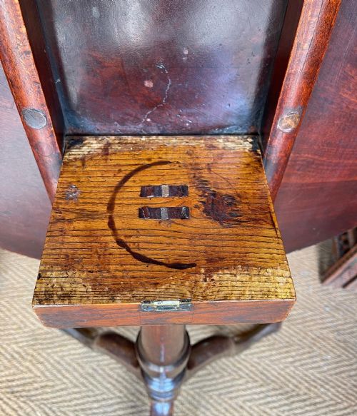 EIGHTEENTH CENTURY MAHOGANY TRIPOD TABLE - ADDITIONAL PHOTO 4