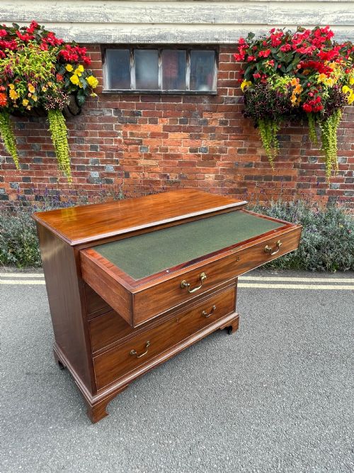 GEORGIAN MAHOGANY CHEST OF DRAWERS - ADDITIONAL PHOTO 2