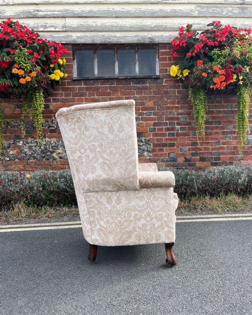 LARGE WING ARMCHAIR - ADDITIONAL PHOTO 1