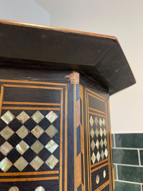 LIBERTYS OTTOMAN TABLE - ADDITIONAL PHOTO 3