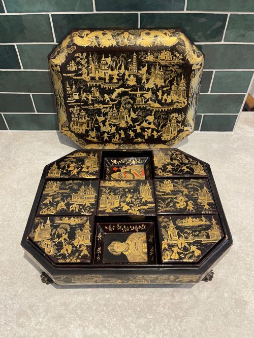 chinese export lacquer gaming box - CATEGORY: ANTIQUE MISCELLANEOUS - DATED 1900