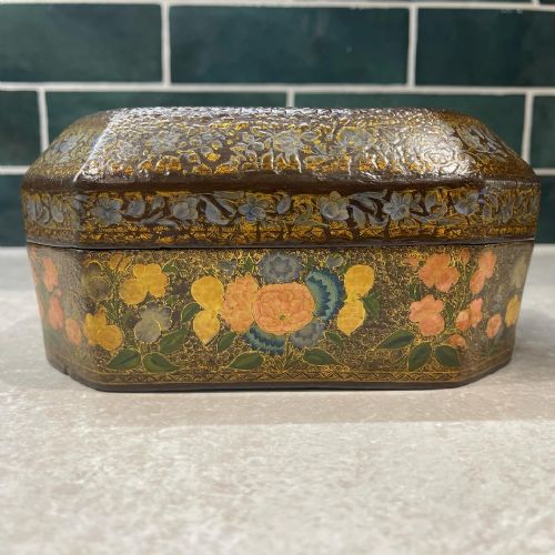 NINETEENTH CENTURY KASHMIRI PAPIERMACHE BOX - ADDITIONAL PHOTO 3