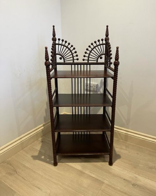FLOOR STANDING SHELVES - ADDITIONAL PHOTO 2