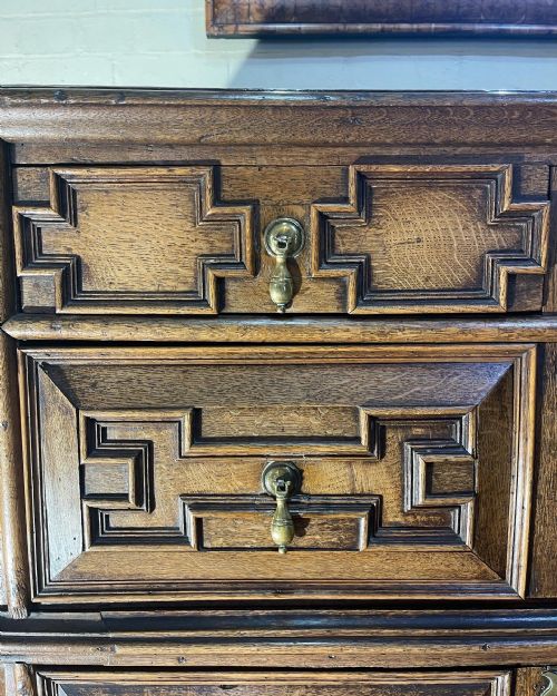 SEVENTEENTH CENTURY OAK CHEST - ADDITIONAL PHOTO 1