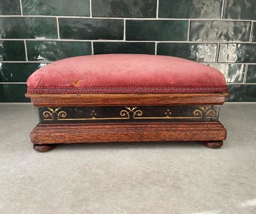 AESTHETICALLY INFLUENCED SMALL OAK STOOL - ADDITIONAL PHOTO 3