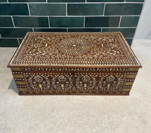 fine hoshiarpur box - CATEGORY: ANTIQUE BOXES - DATED 1890