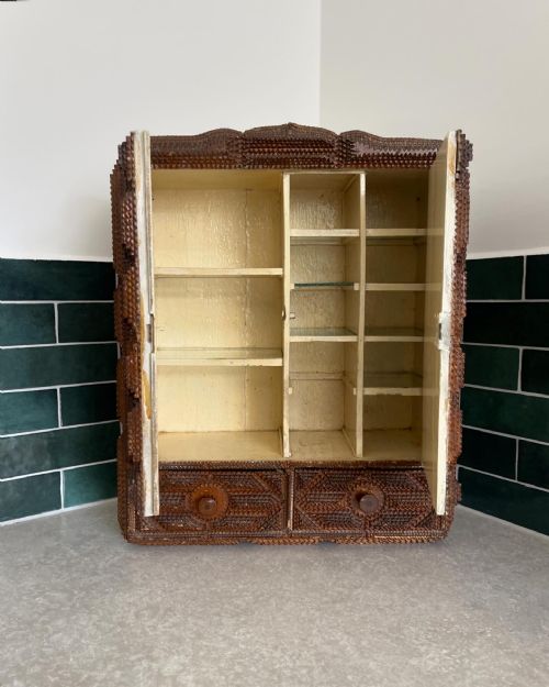 TRAMP ART WALL CUPBOARD - ADDITIONAL PHOTO 3