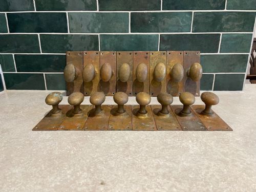 sixteen brass door handles - CATEGORY: ANTIQUE MISCELLANEOUS - DATED 1920
