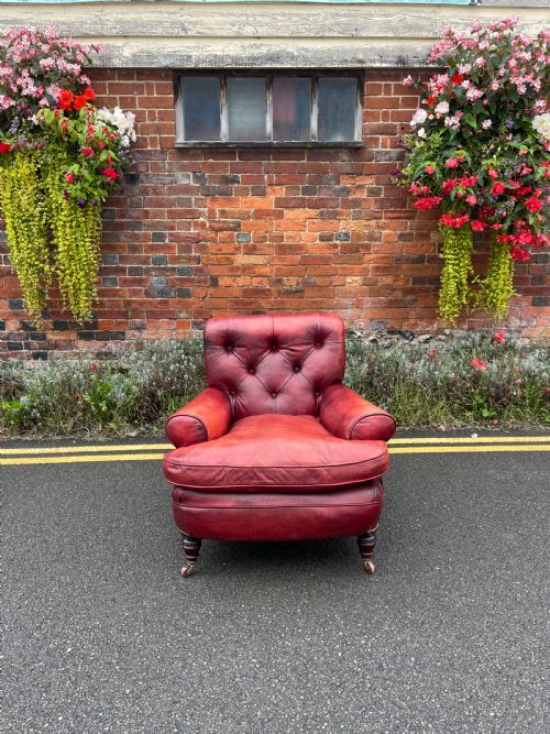 DEEP SEATED LEATHER ARMCHAIR - ADDITIONAL PHOTO 3