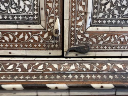 FINE NORTH INDIAN INLAID TABLETOP CABINET - ADDITIONAL PHOTO 6