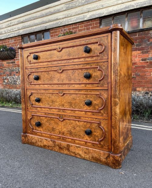 VICTORIAN BURR WALNUT CHEST