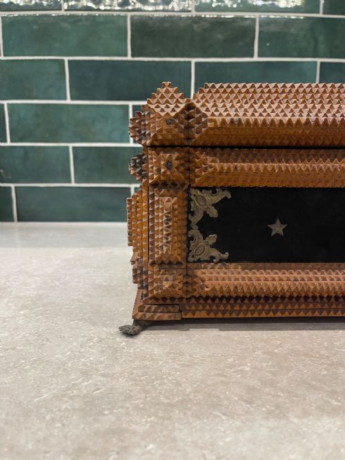 TRAMP ART BOX - ADDITIONAL PHOTO 1